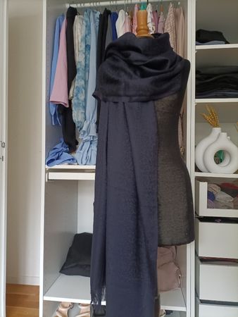 Écharpe 100% cachemire bleu marine, douce et chaude!