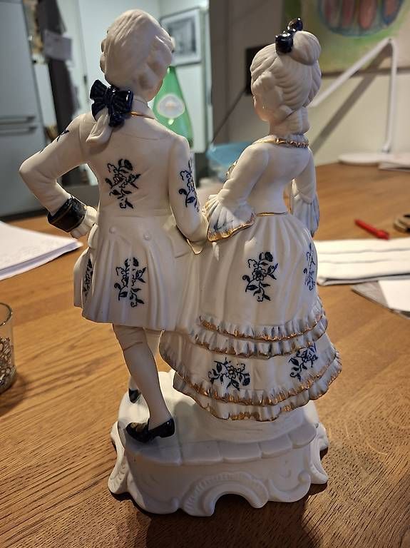 Statuette: Porzellan Statue – Usato da Jona venduto da Saentisjerry 2