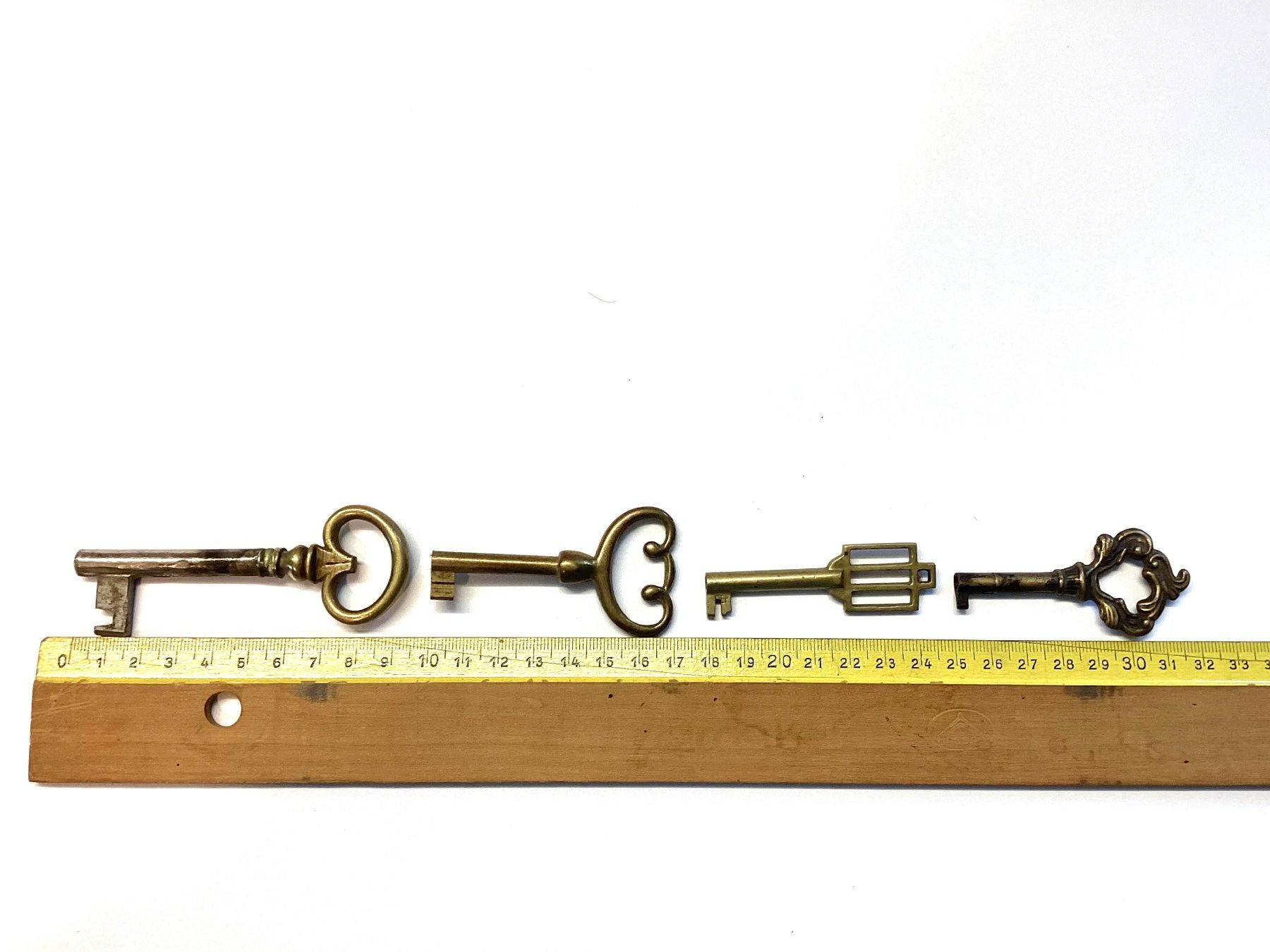 Chiavi: 4 alte Schlüssel, Messing, Eisen, Kommode, Schrank, etc. – Usato da Eglisau venduto da mar_5rn2 3