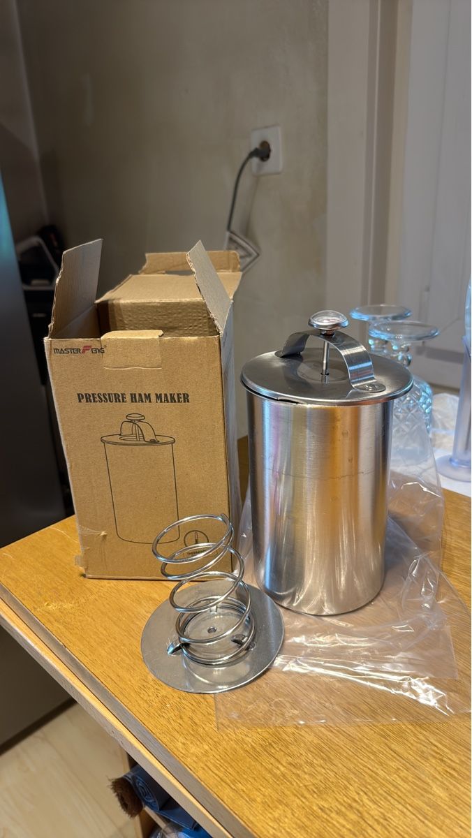 Elettrodomestici da cucina: Stainless Steel Ham Maker w/Thermometer - Perfect for Fall – Nuovo e nell'imballaggio originale da Neirivue venduto da naz_z28w