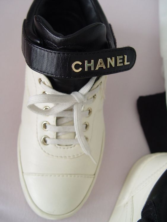 Chanel Damenschuhe: Chanel Sneaker Gr. 37.5 – Zeitlose Eleganz für den Frühling! – Gebraucht aus Dietikon von your-2nd-chance 4