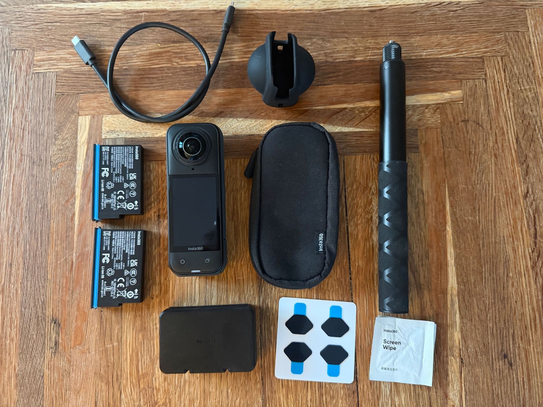 Insta360 Action Cam: INSTA360 X5 Starter Bundle Actioncam , WLAN, Touchscreen – D'occasion à Bertschikon Gossau par CyberUrs