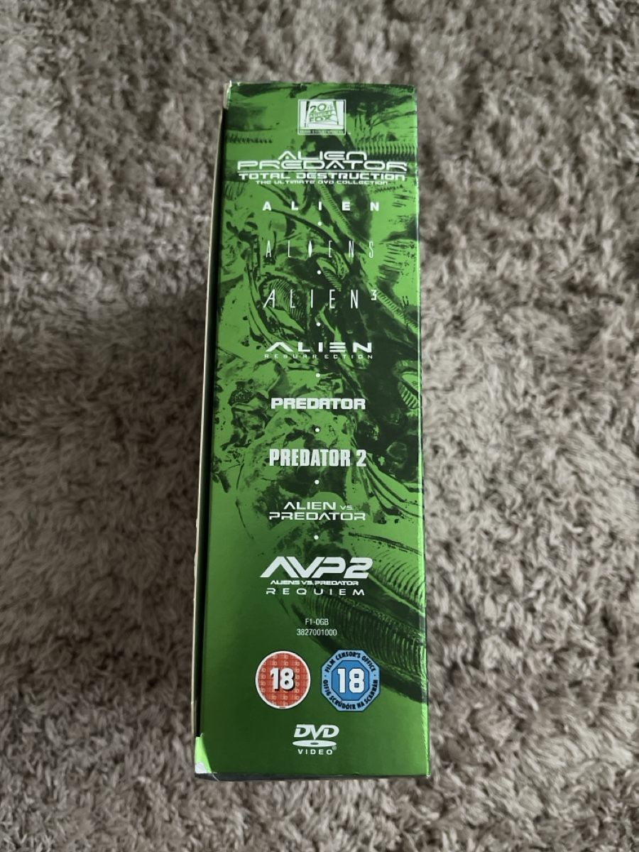 Tutti i DVDs: Alien & Predator Collection DVDs, 8-teilig, Top Zustand! – Usato da Unterkulm venduto da AnoliOccasion 2