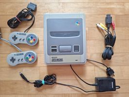 SNES Konsole + 2 Controller