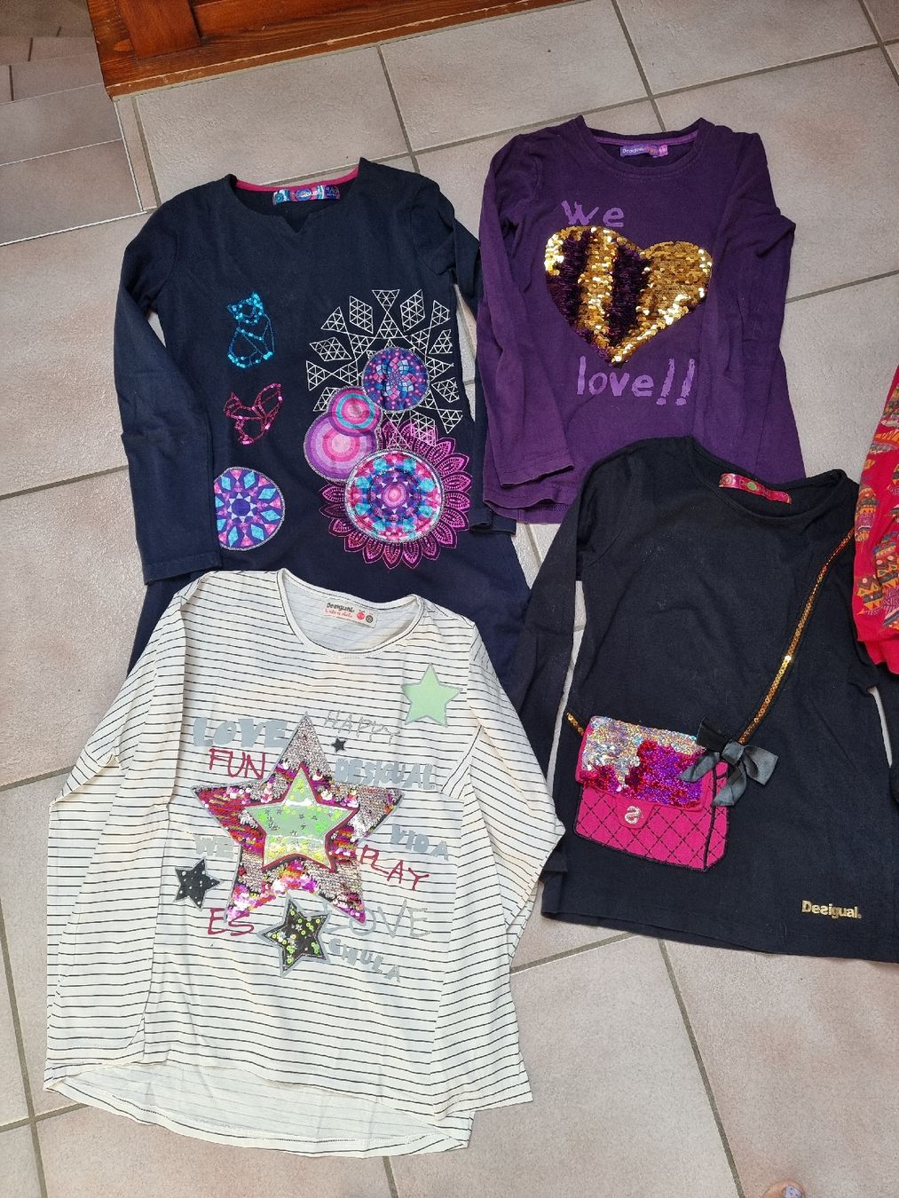 Desigual Lotti & Set di vestiti: Lot Desigual pour filles – Usato da st-Léonard venduto da Pegaze0 1
