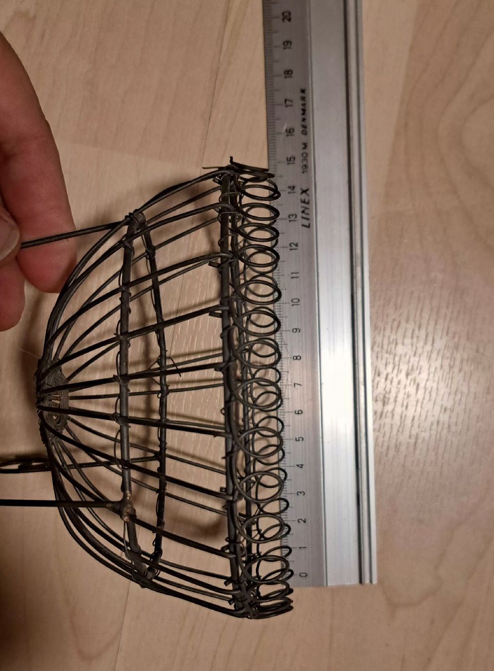Tutte le decorazioni: Kleines Körbchen aus Draht  – Usato da Wetzikon ZH venduto da LTFKL5 3