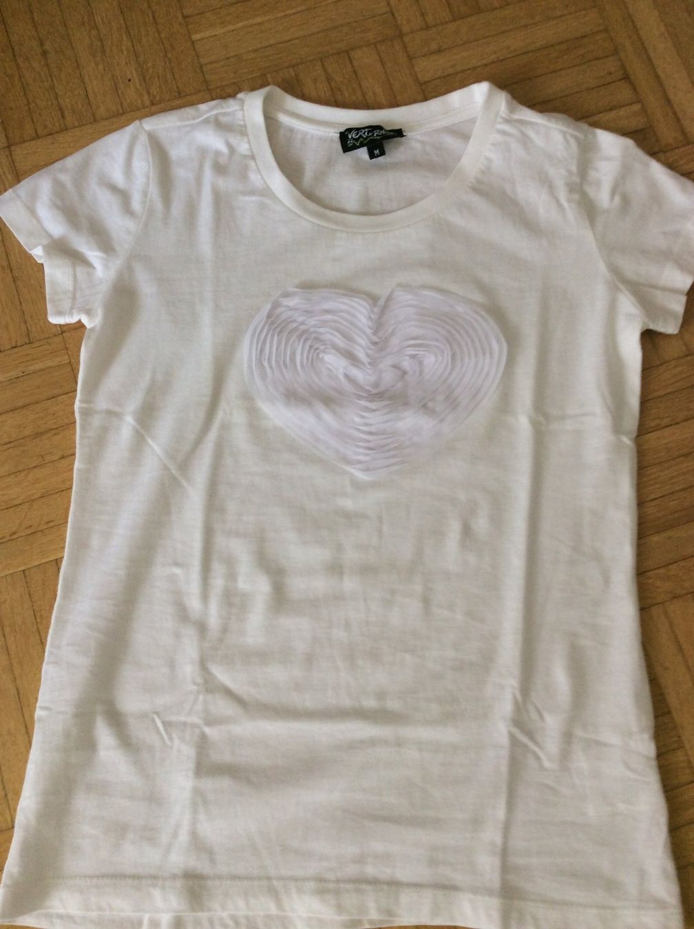 T-shirt: T-Shirt – Nuovo (secondo la descrizione) da Biel/Bienne venduto da Ganesh12