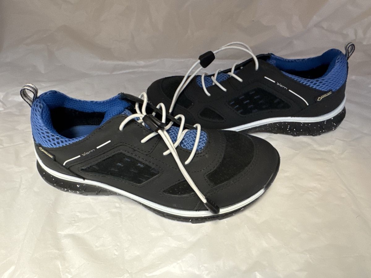 Ecco Scarpe da uomo: Ecco Halbschuh GoreTex, Größe 32 schwarz – Nuovo e nell'imballaggio originale da Oberglatt ZH venduto da cyringo 1