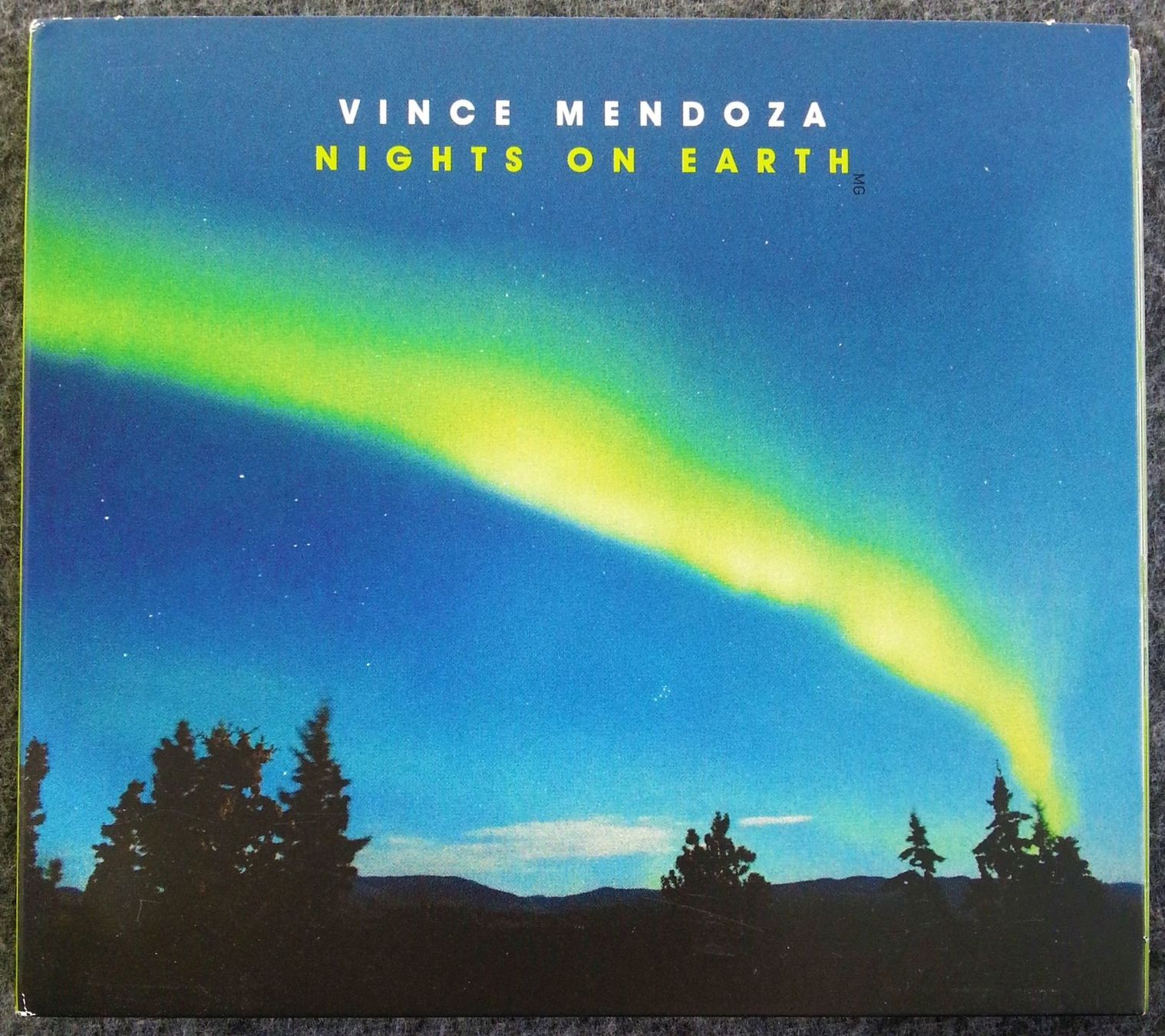 CD: CD VINCE MENDOZA - NIGHTS ON EARTH, 2011 – Usato da Oberriet SG venduto da Manick