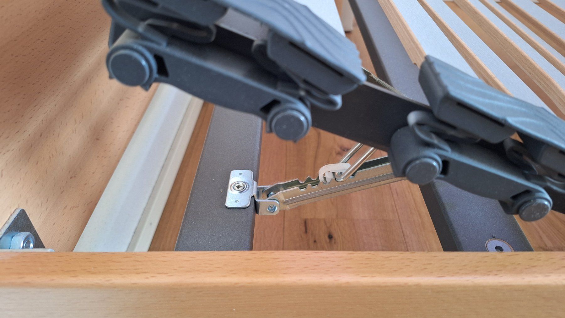 Bico Letti: Bett - wird entsorgt - mit BICO Swing-flex Lattenrost – Usato da Fällanden venduto da Ricardo-Vic 2