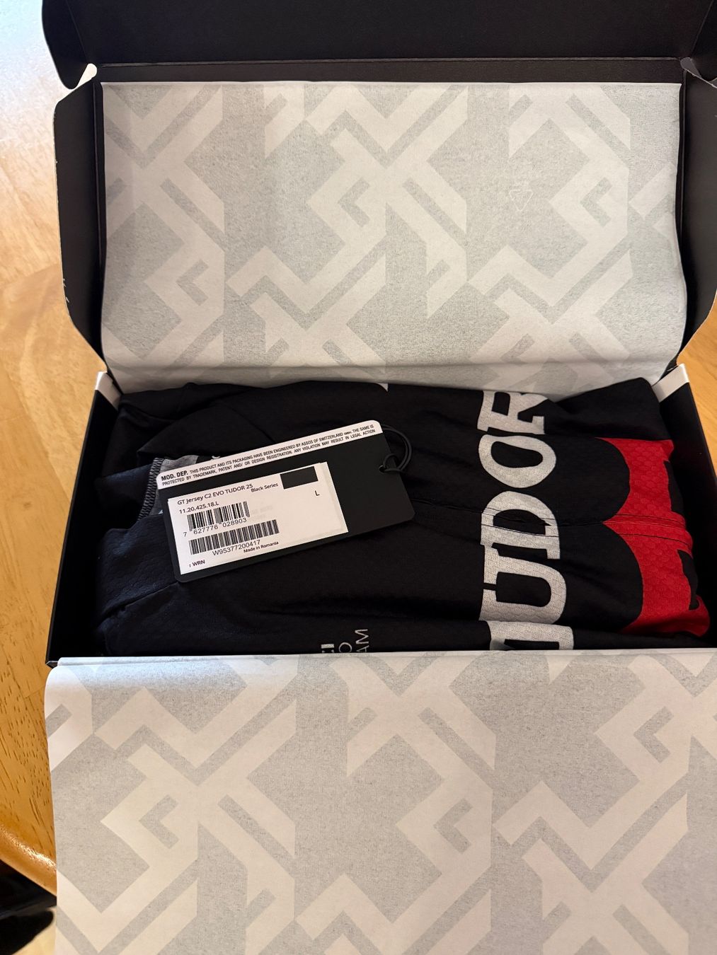 Assos Canottiere & Pantaloni: Maillot Tudor team L – Nuovo e nell'imballaggio originale da Vernier venduto da T3life 4