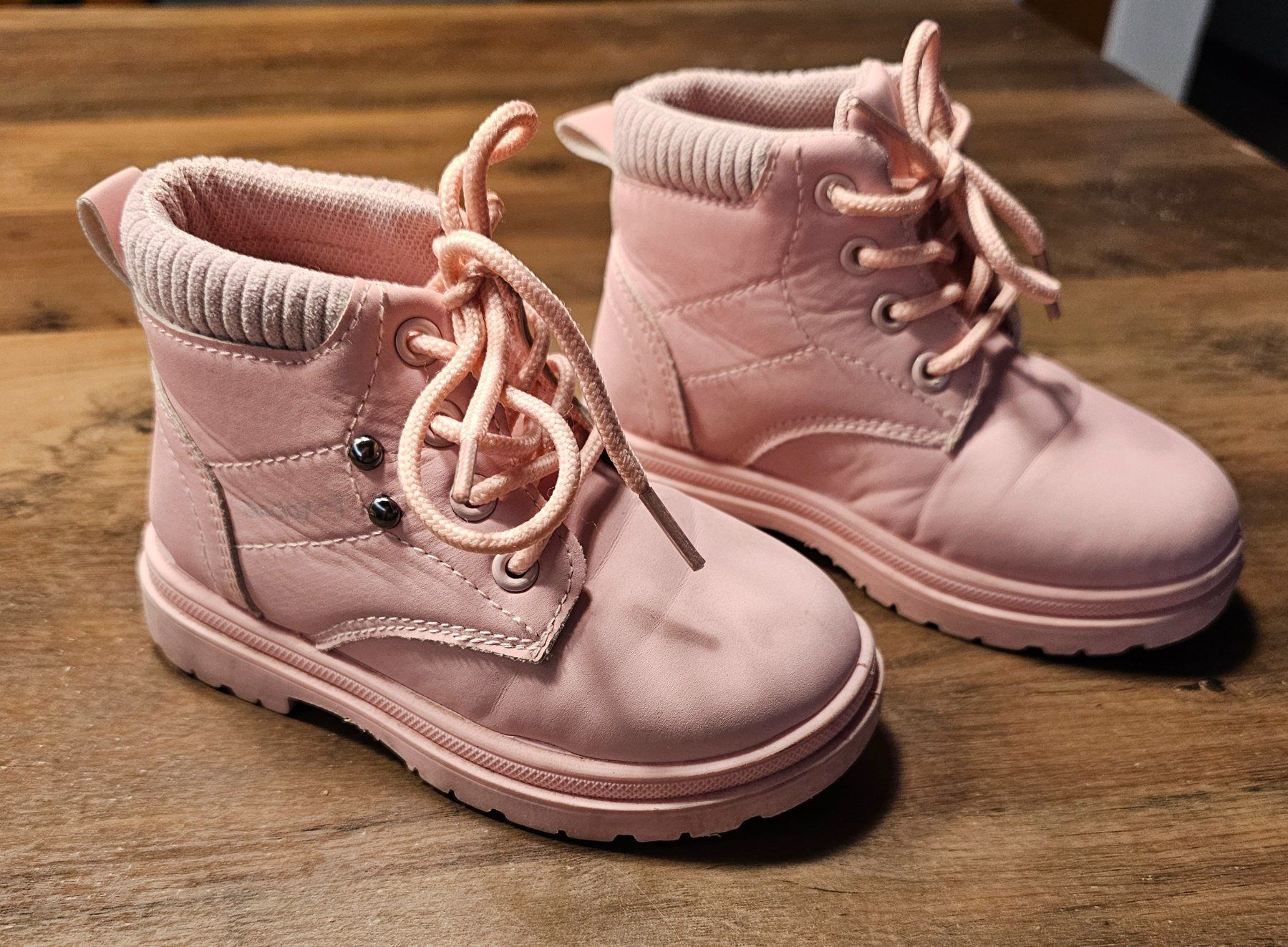 Chaussures filles: Boots Gr. 24/25 – D'occasion à Engi par kat_7zfx 1