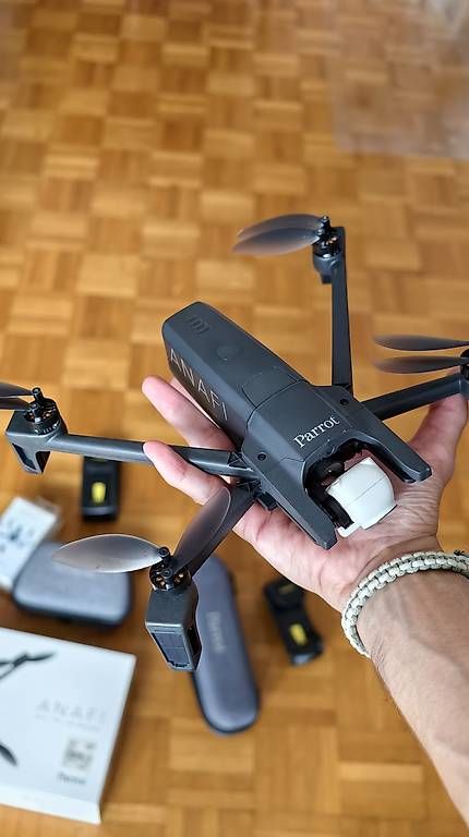 Camcorder: Drone ANAFI Parrot 4k – Gebraucht aus Lausanne von lui_79h5 1