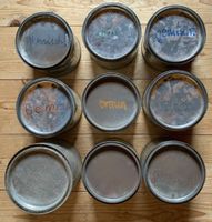 9 Blechdosen der CH Armee