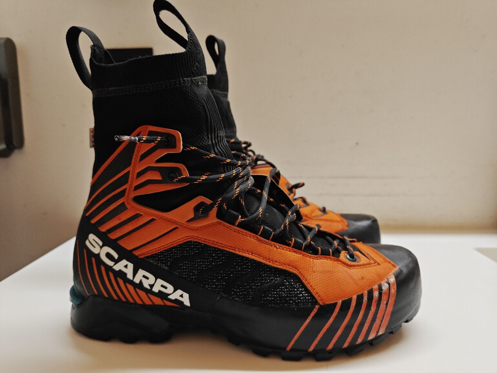 Scarpa Scarpe da uomo: scarpa ribelle tech 2.0 – Usato da Vella venduto da kelevra11