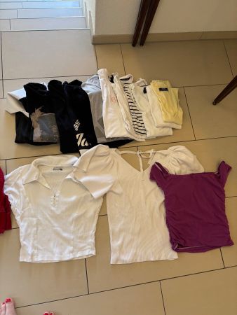 Kleiderpaket Shirts und Tops