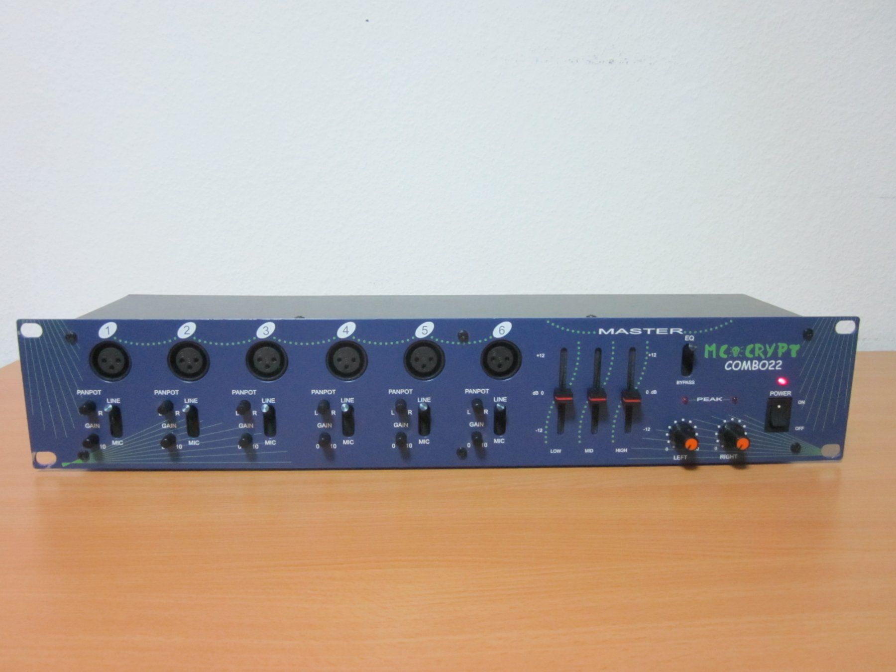 Console di mixaggio: Mc Crypt - Combo 22 (mixer 6 chaine) – Usato da Epalinges venduto da Batis82