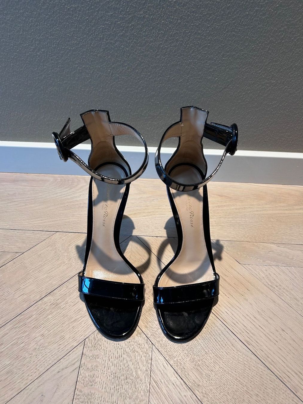 Gianvito Rossi Scarpe da donna: Gianvito Rossi Pumps Lackleder Schwarz – Usato da Zollikon venduto da iri_nz2l 2