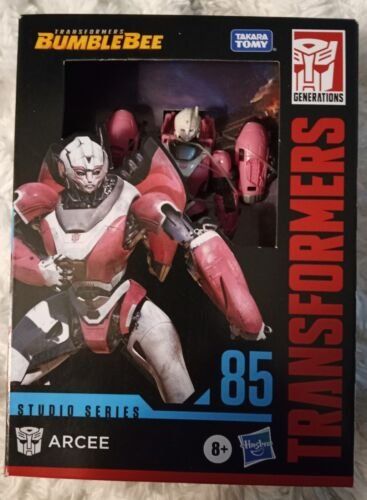 Hasbro Figurines: Hasbro Transformers Bumblebee "Arcee" – Neuf avec emballage d'origine à Olten par SunsetRainman