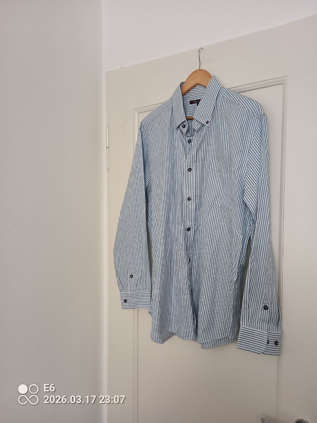 Hemden: 4 gestreifte Hemden Groesse: XL – Gebraucht aus Zürich von Mitzi6 4