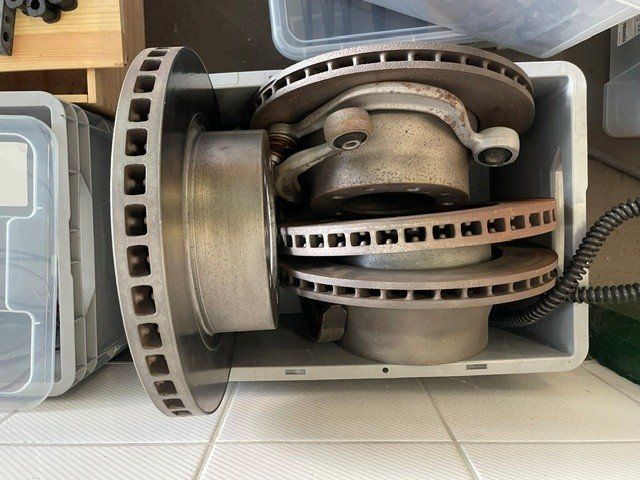 Porsche Tutti pezzi di ricambio auto: Bremsscheiben zu 964 – Usato da Muttenz venduto da abbiamo09