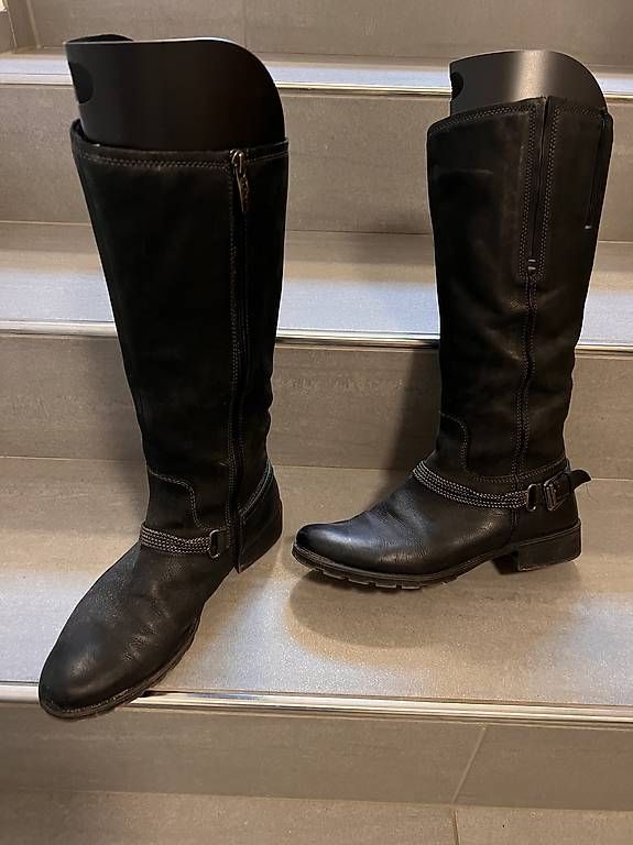 Damenschuhe: Stiefel schwarz GR 41 – Gebraucht aus Saas im Prättigau von cla_289l 1