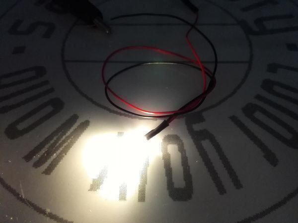 Componenti elettronici: Flachkopf-LED 3mm verkabelt 12V DC, warm – Nuovo (secondo la descrizione) da Luzern venduto da Salefactory