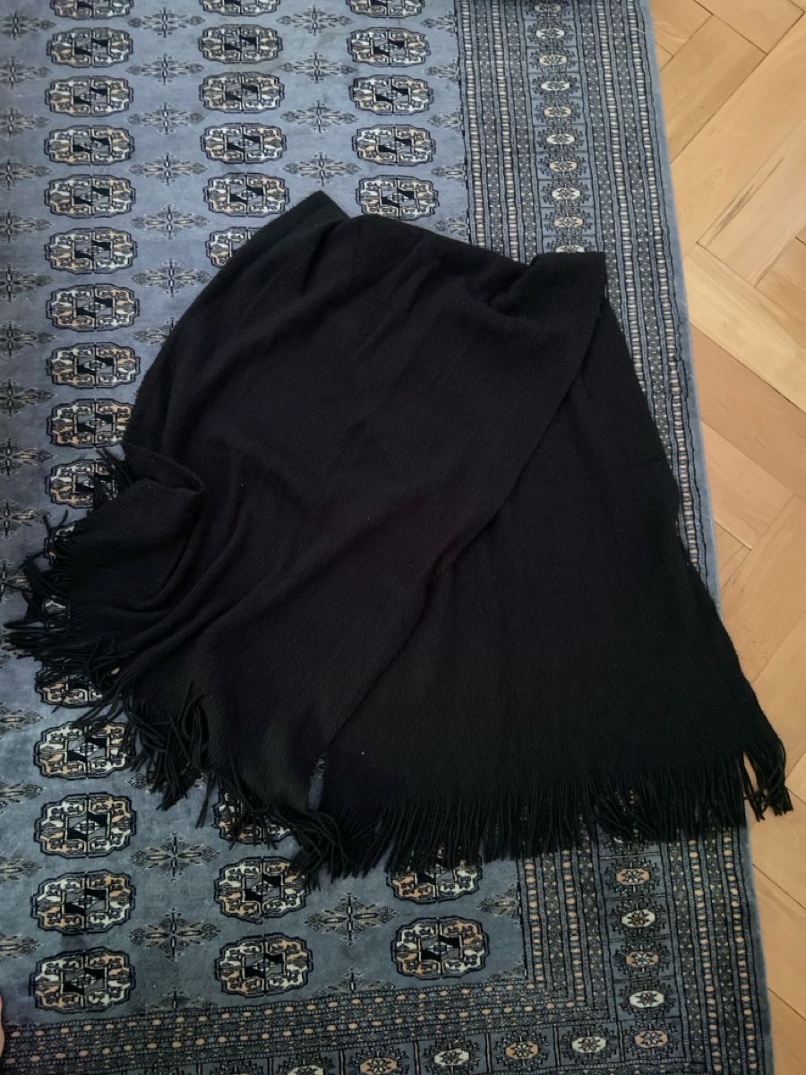 Foulards, Tücher & Schals: sehr grosser schwarzer schal – Gebraucht aus Basel von Erdbeer_maus