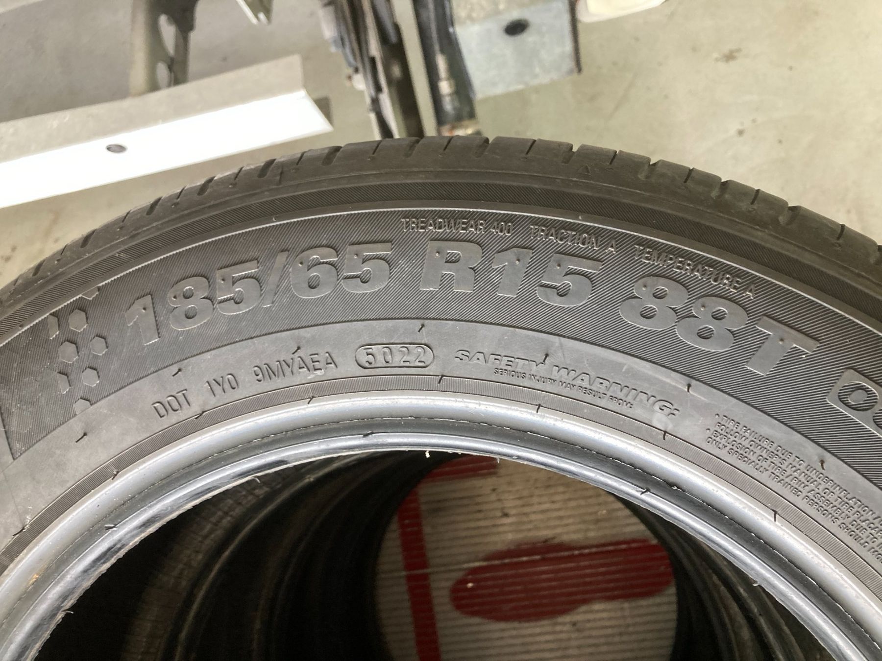 Pneus & Kompletträder: 185/65R15 Sommerpneu – Gebraucht aus Cham von WB2223 1