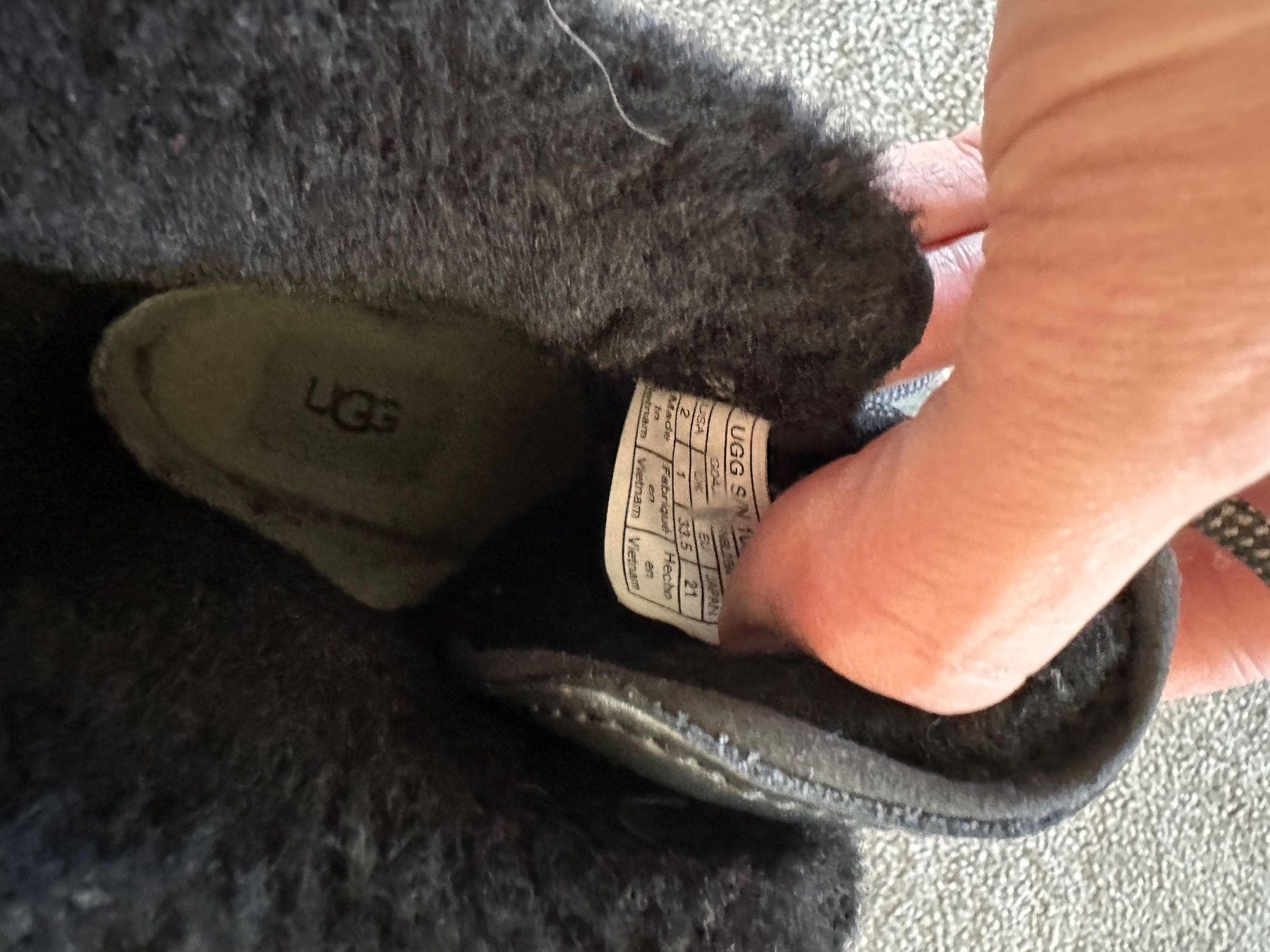 Ugg Scarpe per ragazzi: UGG Winterstiefel Gr.33.5 – Usato da Wollerau venduto da Falou_Sch 2