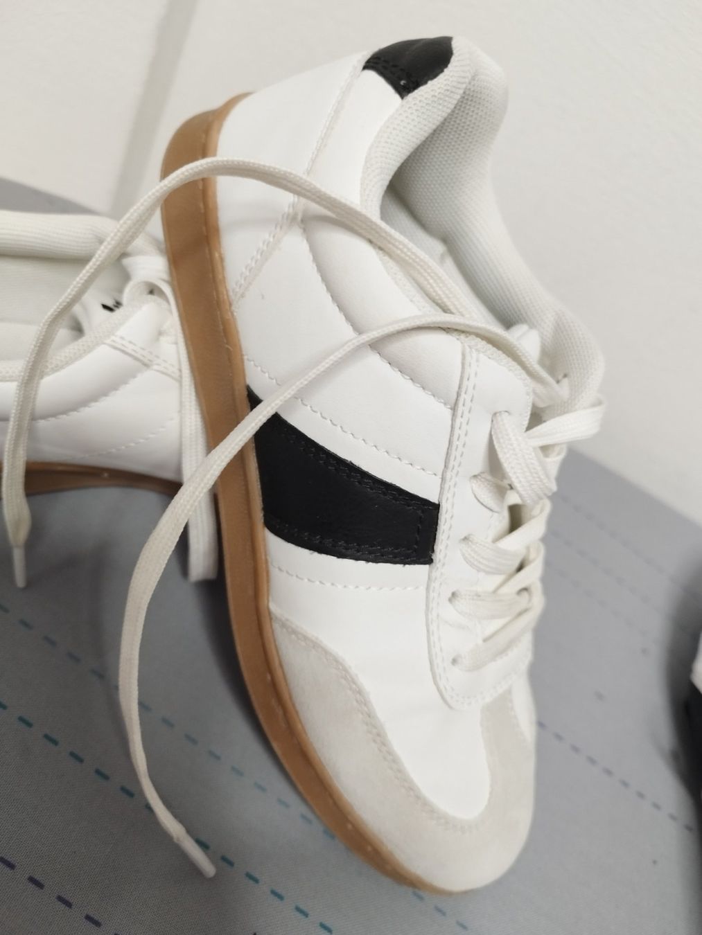 Scarpe da uomo: Hallenschuhe Grösse 35 Vty – Usato da Buchs AG venduto da Rohrsascha