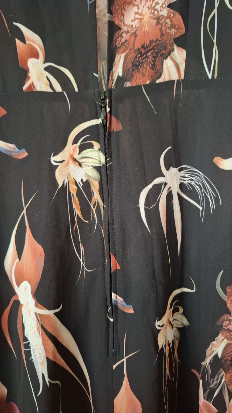 H&M Vestiti: Robe noire à fleurs manches longues H&M – Usato da Vevey venduto da latessinoise 2