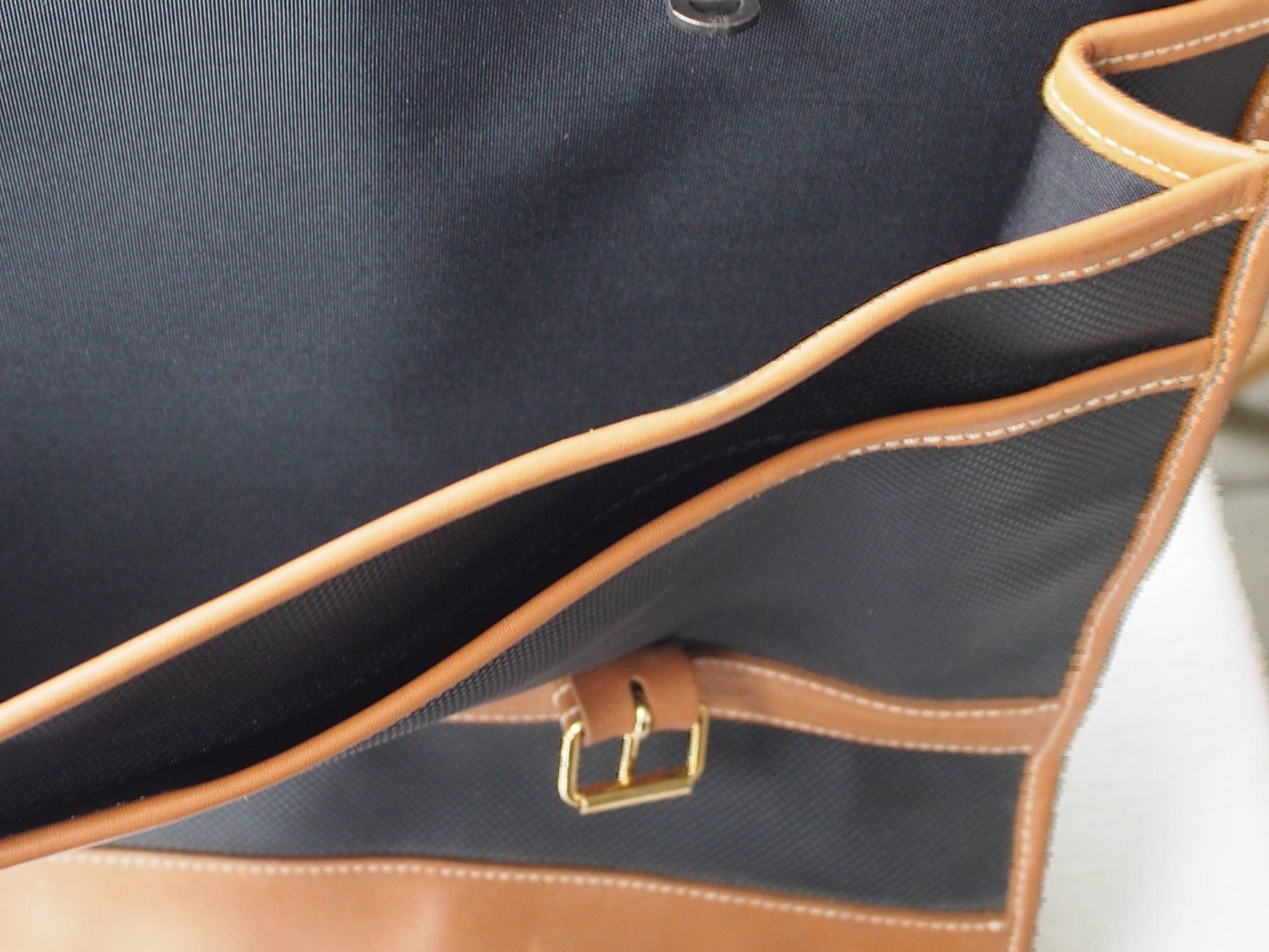 Handtuchhalter: cartable de bonne marque – Gebraucht aus Meyrin von SRemka 3