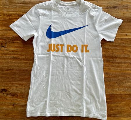 tolles NIKE T-Shirt Gr. S