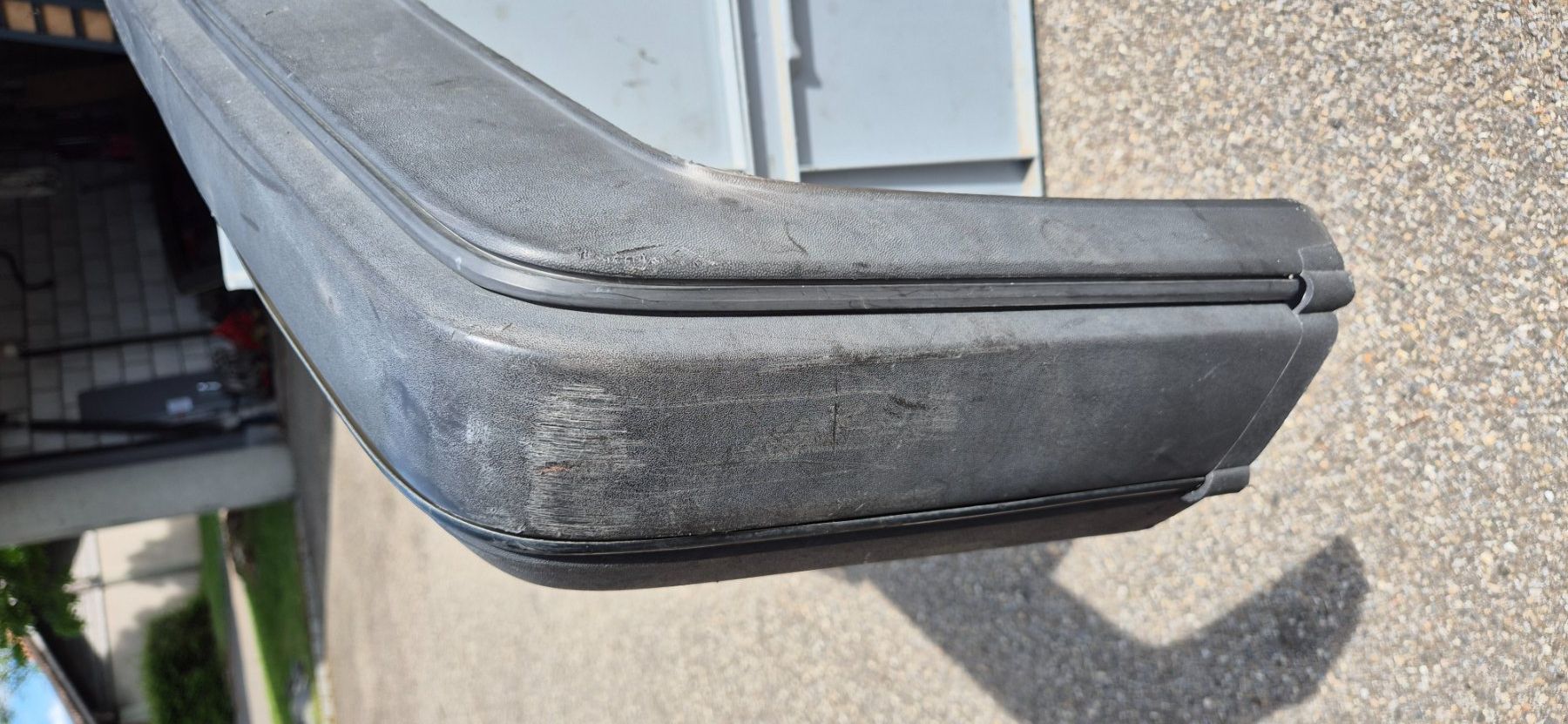 Volkswagen Tutti pezzi di ricambio auto: Golf 2 Stossstange hinten. – Usato da Riggisberg venduto da Mahali04 5