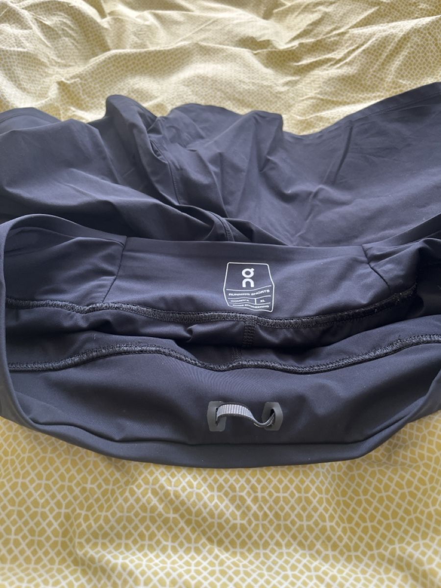 Hosen: On kurze Jogginghose mit Innenbein – Neu (gemäss Beschreibung) aus Winterthur von eb91 4