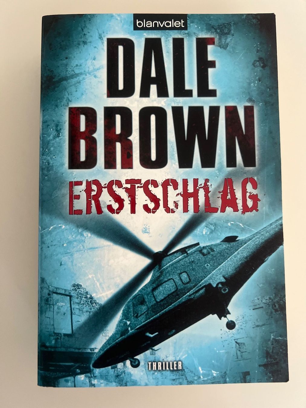 Libri: 6 x spannende Triller / 6 Bücher zusammen – Usato da Kehrsatz venduto da Louvitesse 7