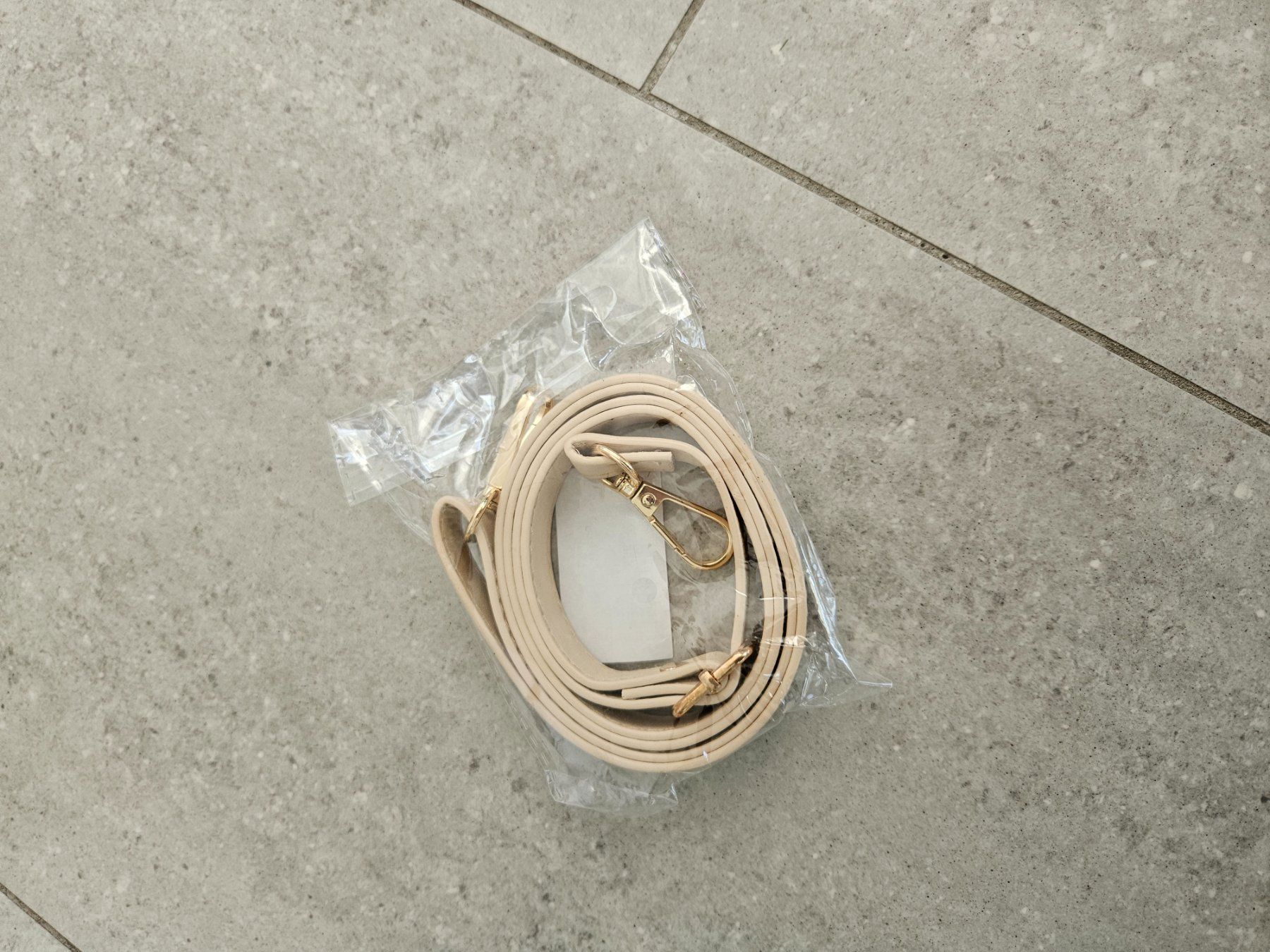 Sonstige Kleidung & Accessoires: Schulterriemen, Schultergurt, Strap, Taschengurt – Neu (gemäss Beschreibung) aus Wiesendangen von Sinhuk 3