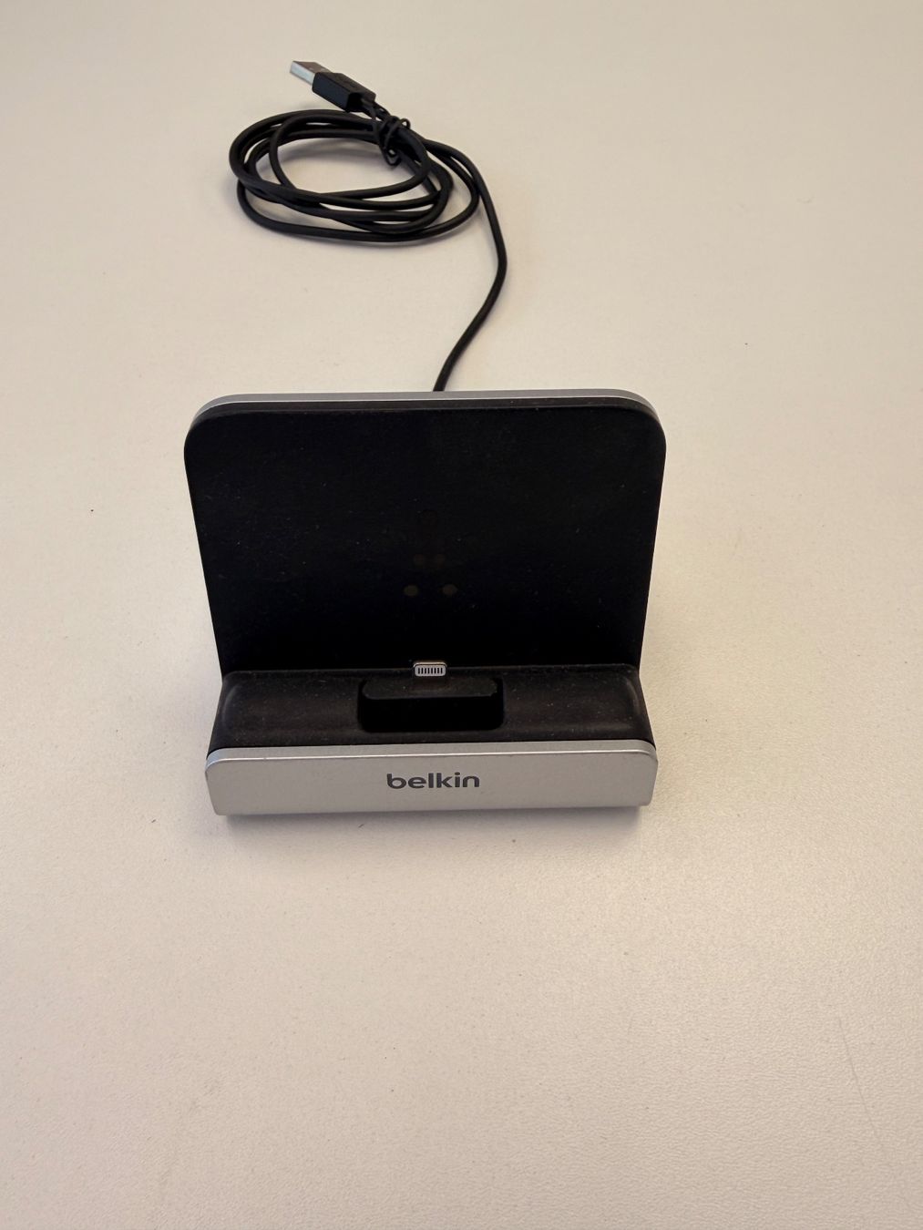 Belkin Docking station: Belkin Lightning Dockingstation – Usato da Gersau venduto da Edotcom 2