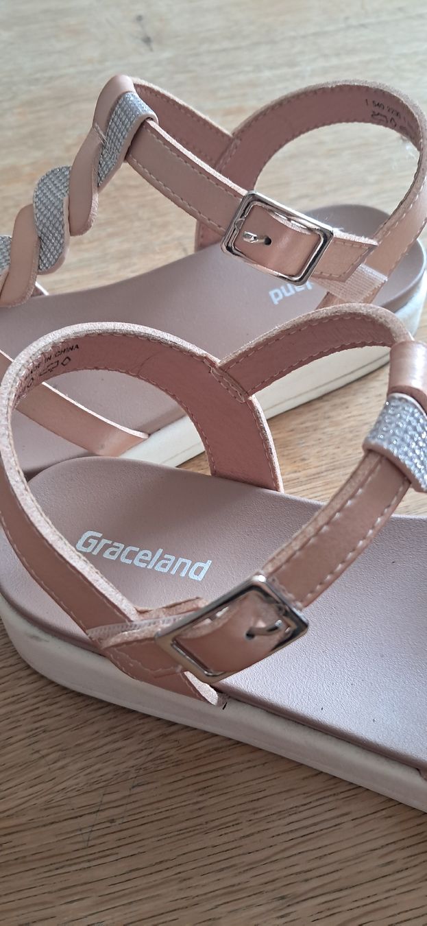 Schuhe für Mädchen: Sandalen Grösse 31 – Gebraucht aus Nidau von Darkpooh 4