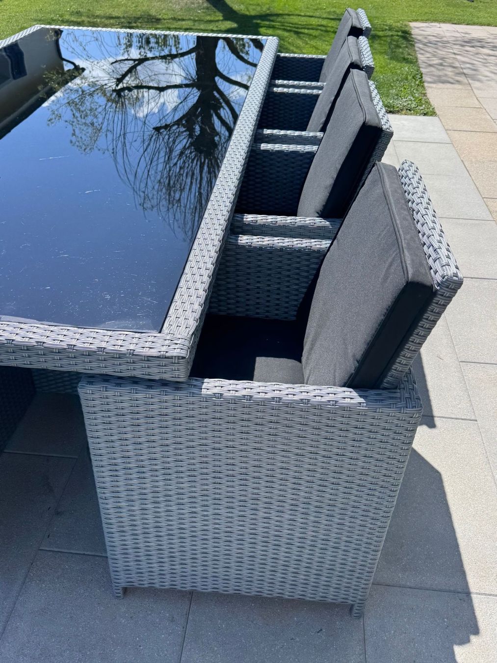 Set di tavolo e panche: Gartentisch mit Stühlen und Hockern, Rattan – Usato da Märstetten venduto da kon_jy9k 1