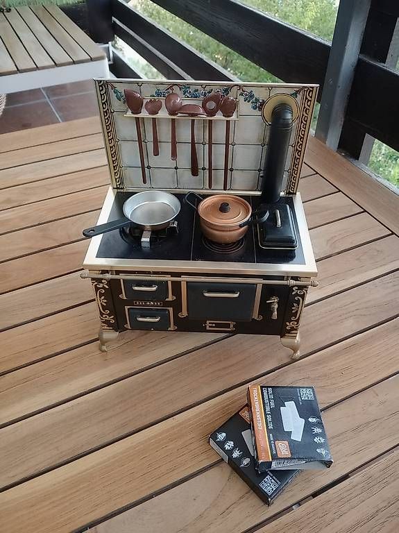 Modellbausätze & Standmodelle: Mini Oldtimer Herd classic  – Gebraucht aus Heiligenschwendi von Lotusse-hair
