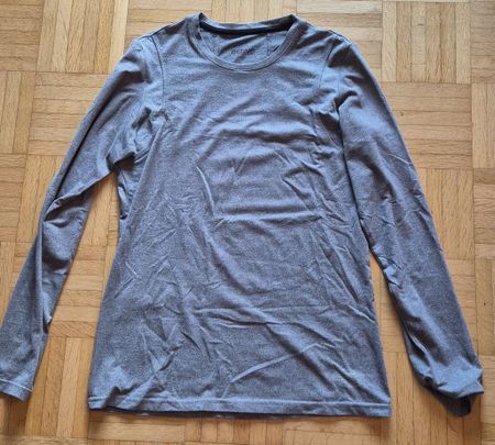 Graues Langarmshirt Grösse M