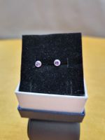 Boucles d'oreilles clous argentées avec zircons roses ✨ 49
