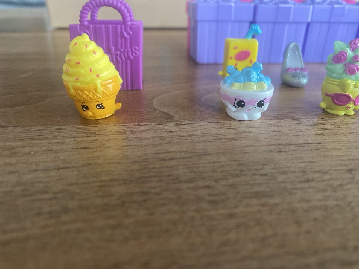 Shopkins Giocattoli: Shopkins 11 Figuren – Usato da Zürich venduto da Ayura06 3