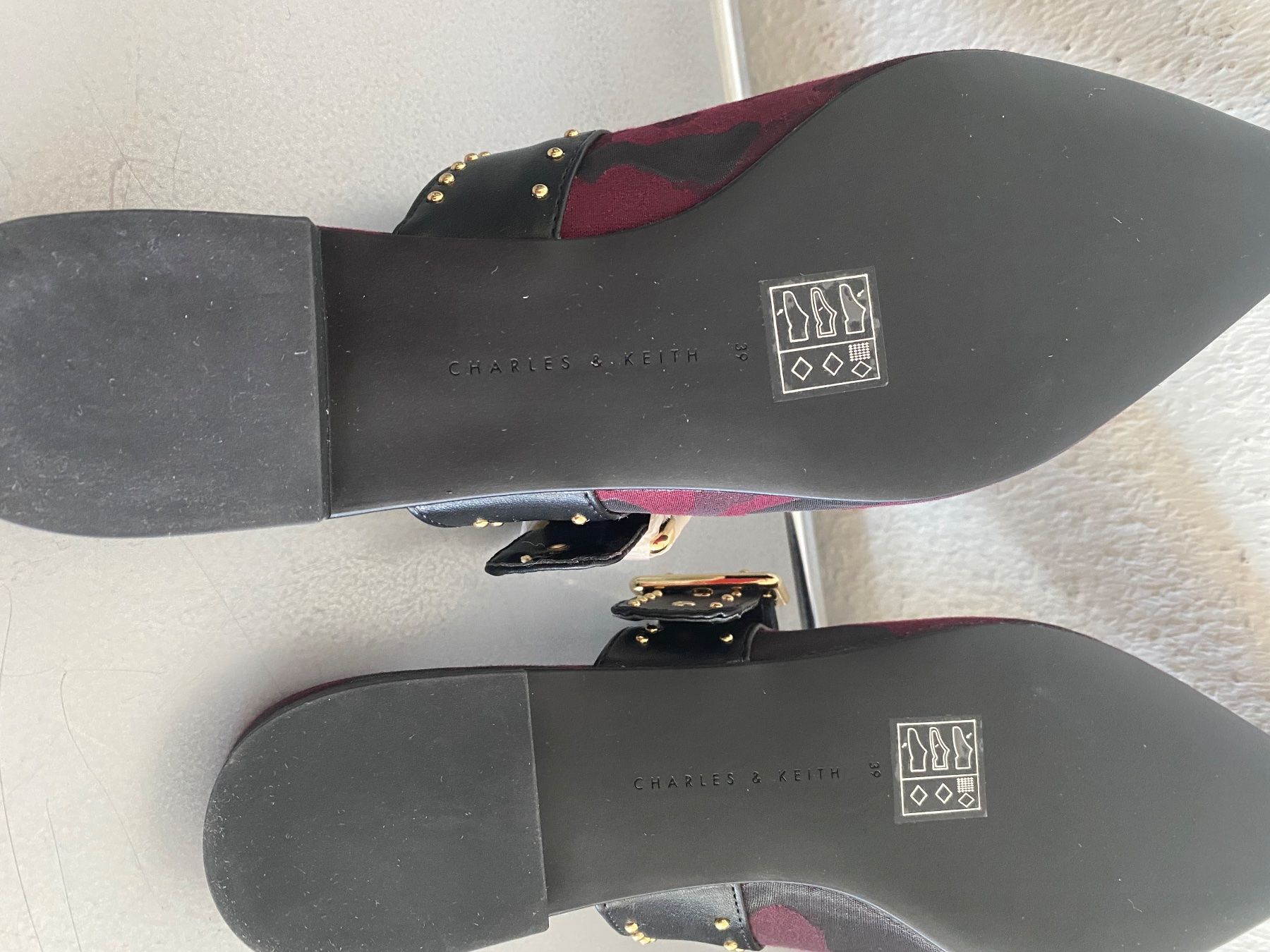 Scarpe da donna: Charles & Keith Pantoletten – Nuovo e nell'imballaggio originale da Herrenschwanden venduto da Cate67 6