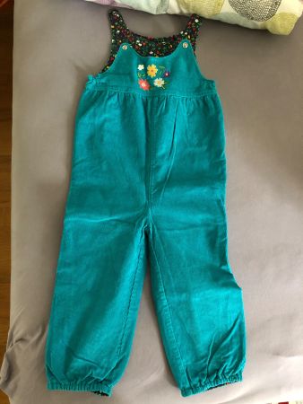 NEU Frugi Latzhose 98/104 beidseitig tragbar