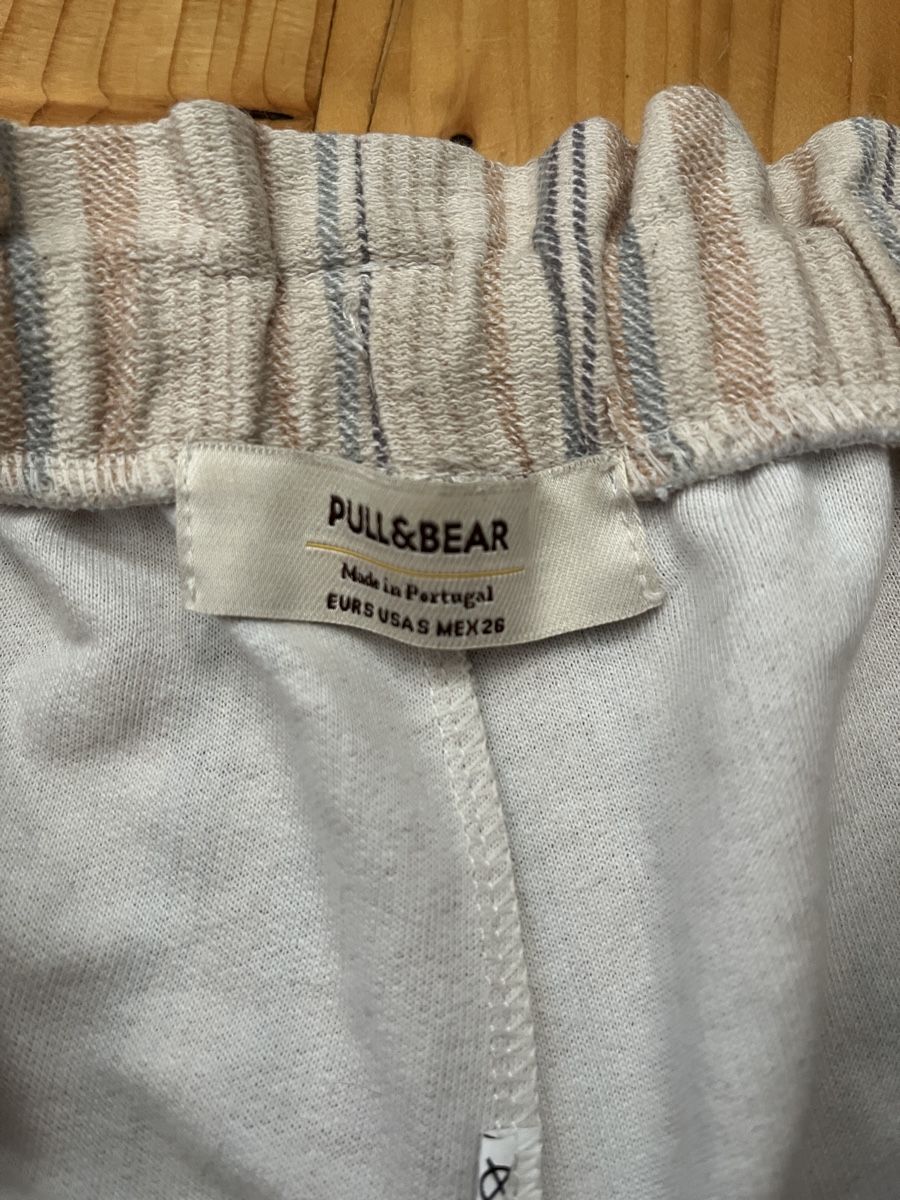 Pull&Bear Pantalons: Short Pull&Bear – D'occasion à Ogens par lau_z665 1