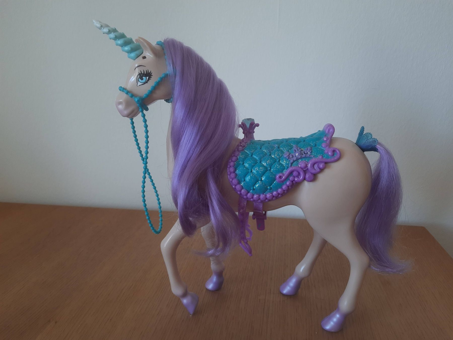 Spielzeuge: Einhorn Barbie – Gebraucht aus Neuenhof von  3