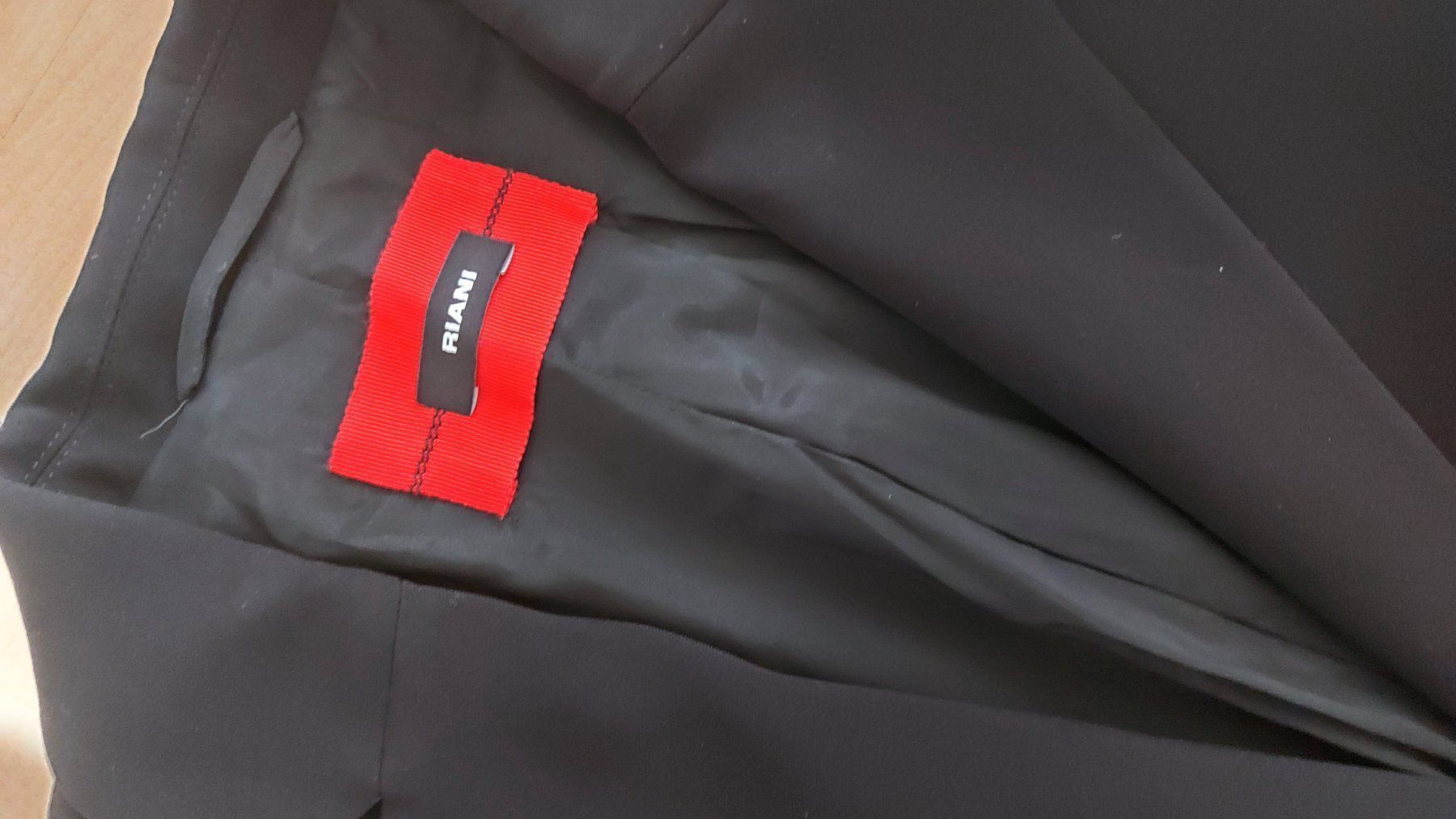 Riani Giacche: Riani Blazer Schwarz Gr 38 – Usato da Langenthal venduto da ivet7 6